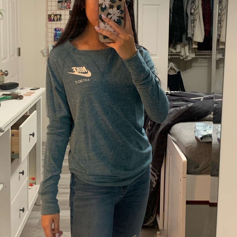 Nike Long Sleeve Sweater